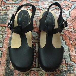 Lotta Low Wood T-bar Black Leather Clog 36
